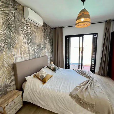 Prázdninový dům Trendy Isabella, Heated Pool Playa Blanca (Lanzarote)
